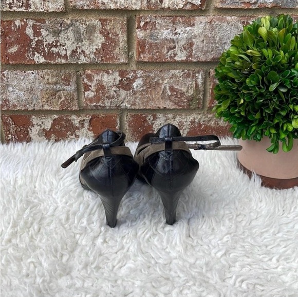 Salvatore Ferragamo Taupe/Black Suede & Embossed Leather Women's Pumps 6.5 - Picture 6 of 16